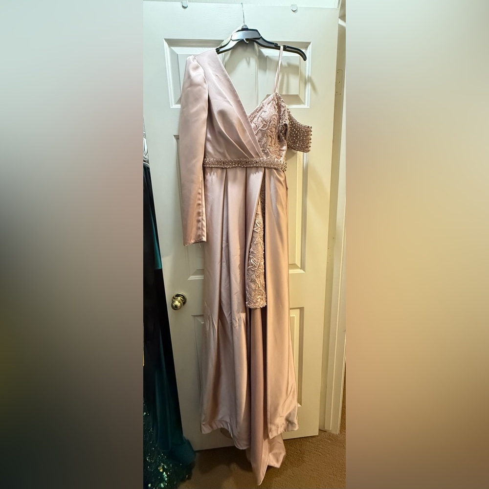 Chic Blush Maxi Dress from Turkey with Lace Detail